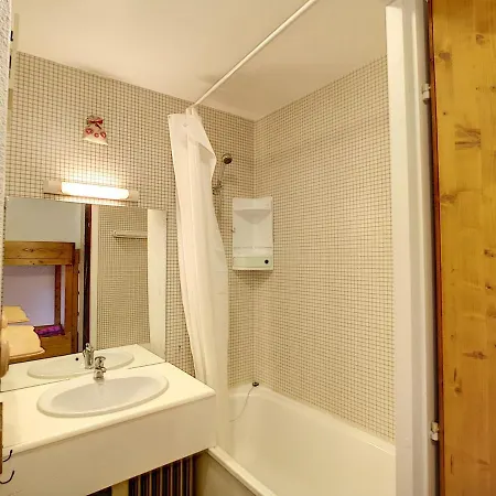 Apartment 4 Pers, Aux Pieds, Les Menuires - Fr-1-178-346 *
